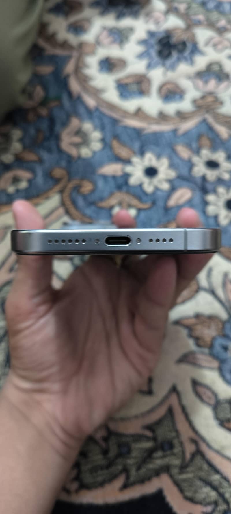 Apple iPhone 15 Pro Max 4