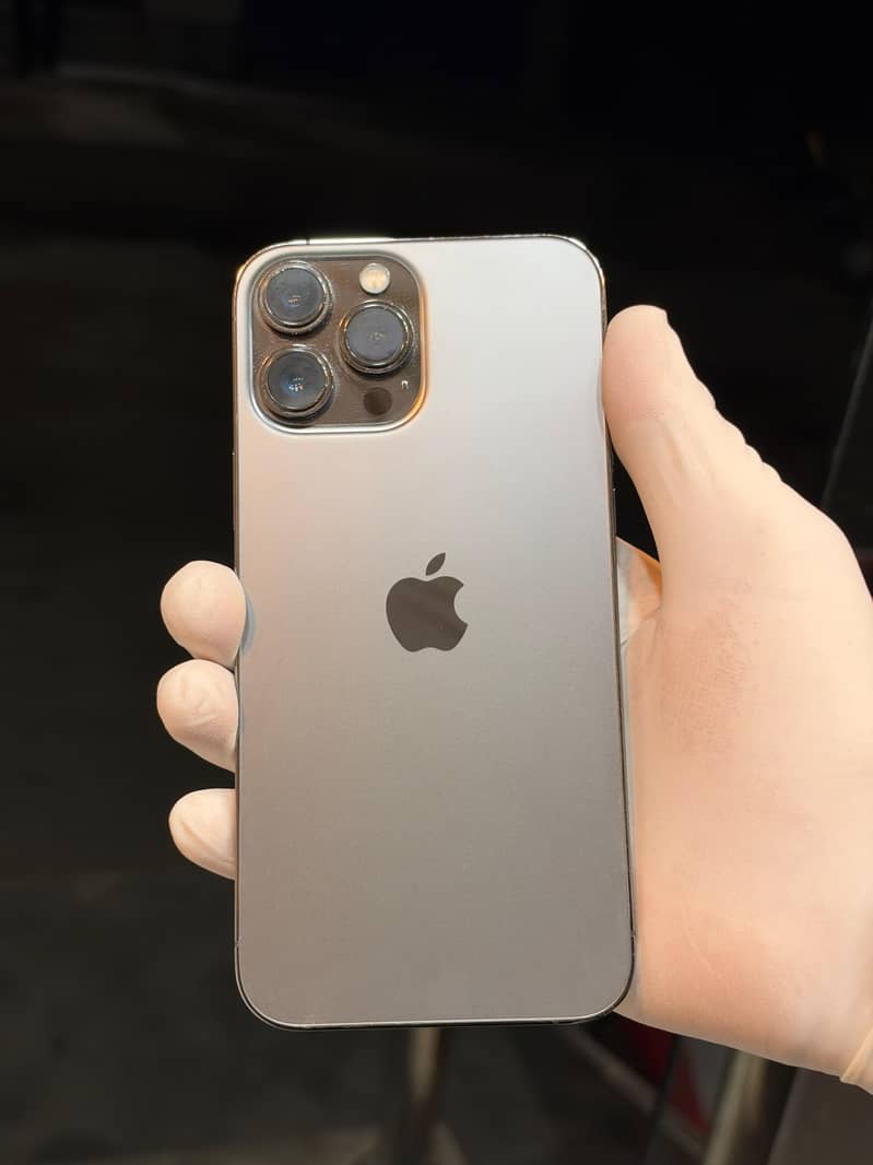 Apple iPhone 13 Pro Max 0