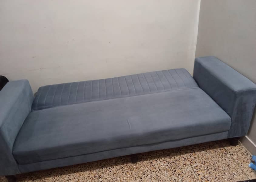 sofa comebed 1