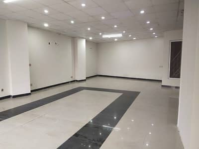 1100 sqft commercial ground floar hall for rent in johar town phase 1