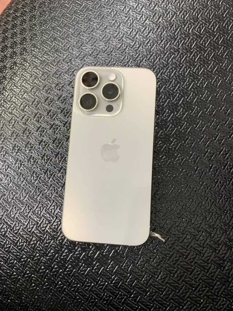 Apple iPhone 15 Pro 0