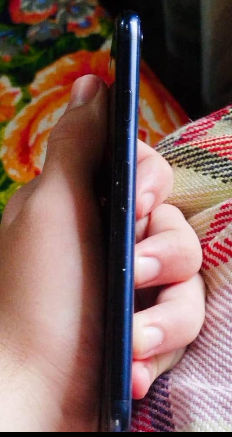 IPHONE SE 3rd generation (2022) 4