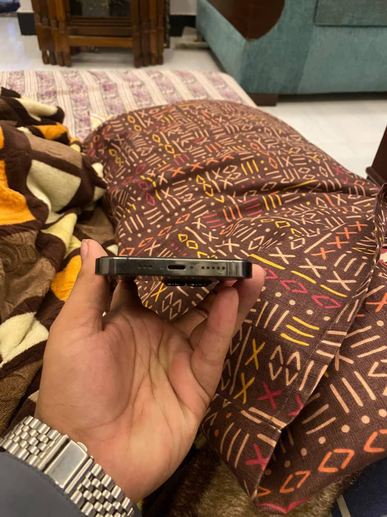 Apple iPhone 13 Pro Max 3
