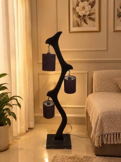 Title: Stylish Decorative Floor Lamp – 3 Lights – Slightly Used