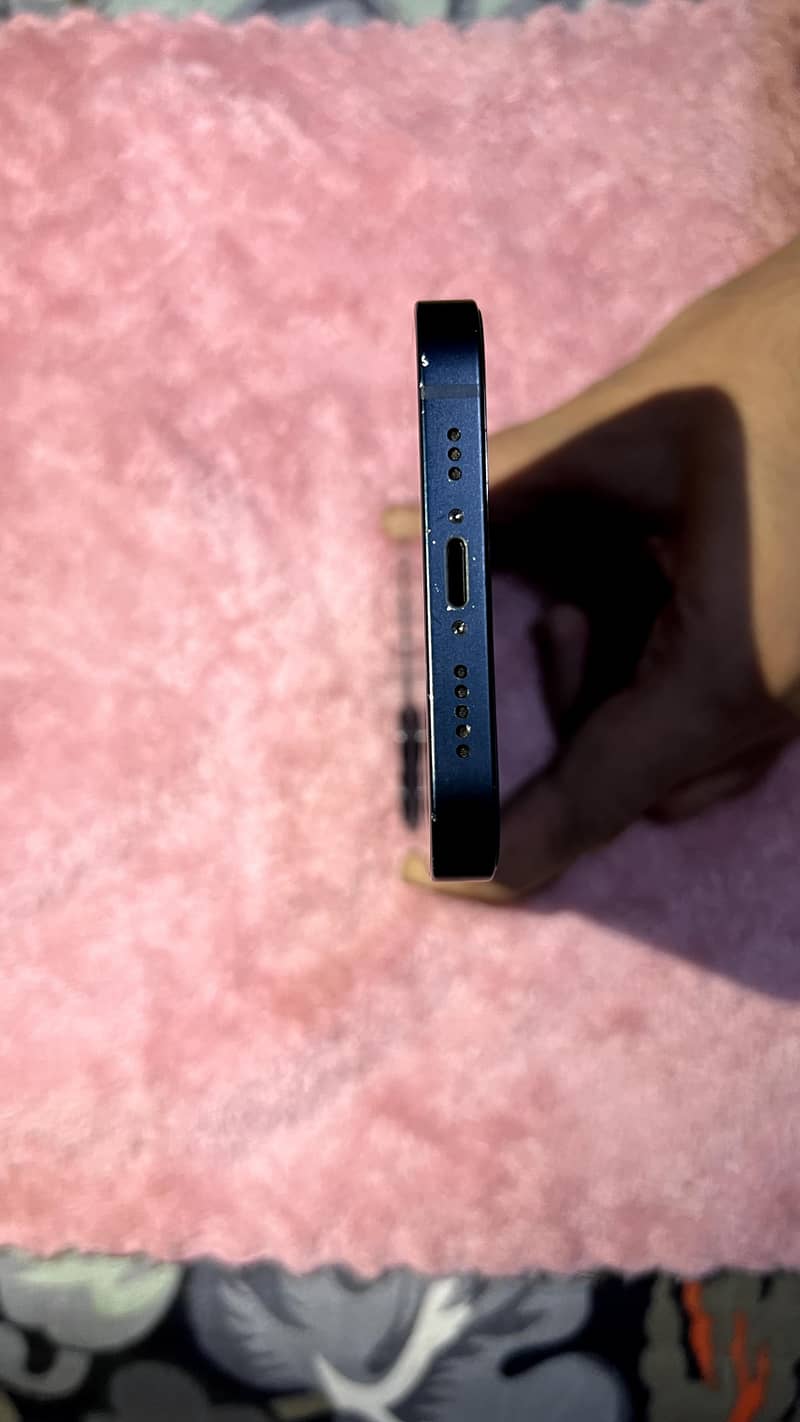 Apple iPhone 13 2