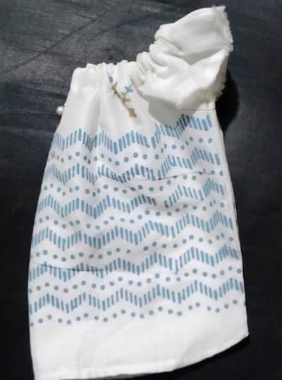 newborn 0size elastic neck frock.