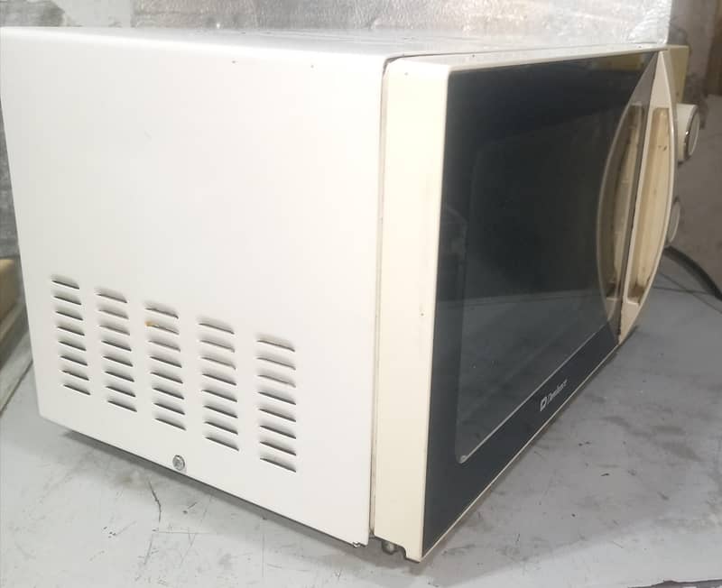 Dawlance microwave 1