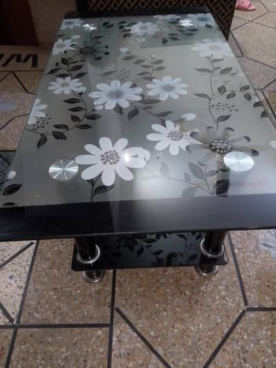 3 seater tables