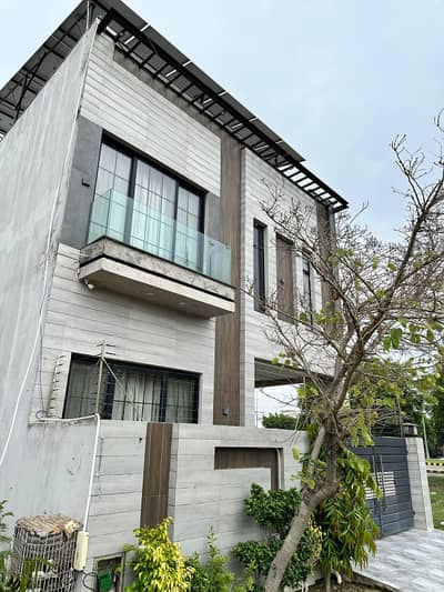 PER DAY RENT_5 Marla Furnished House on Per Day Rent DHA Ph-9 Town