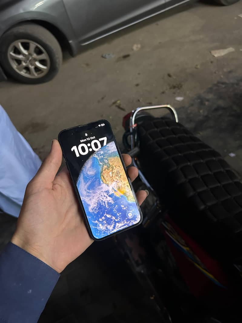 Apple iPhone 13 1