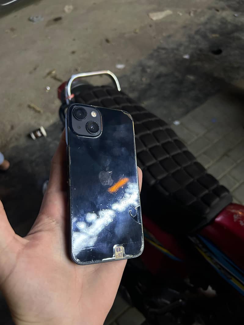 Apple iPhone 13 6