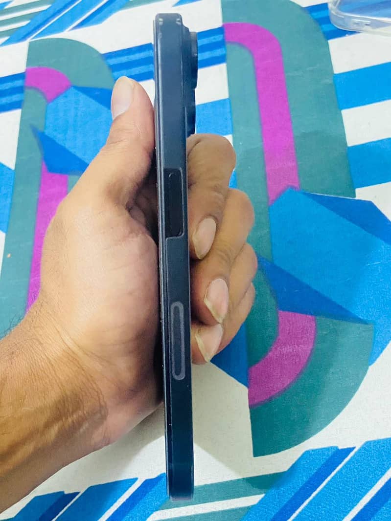 Apple iPhone 15 3