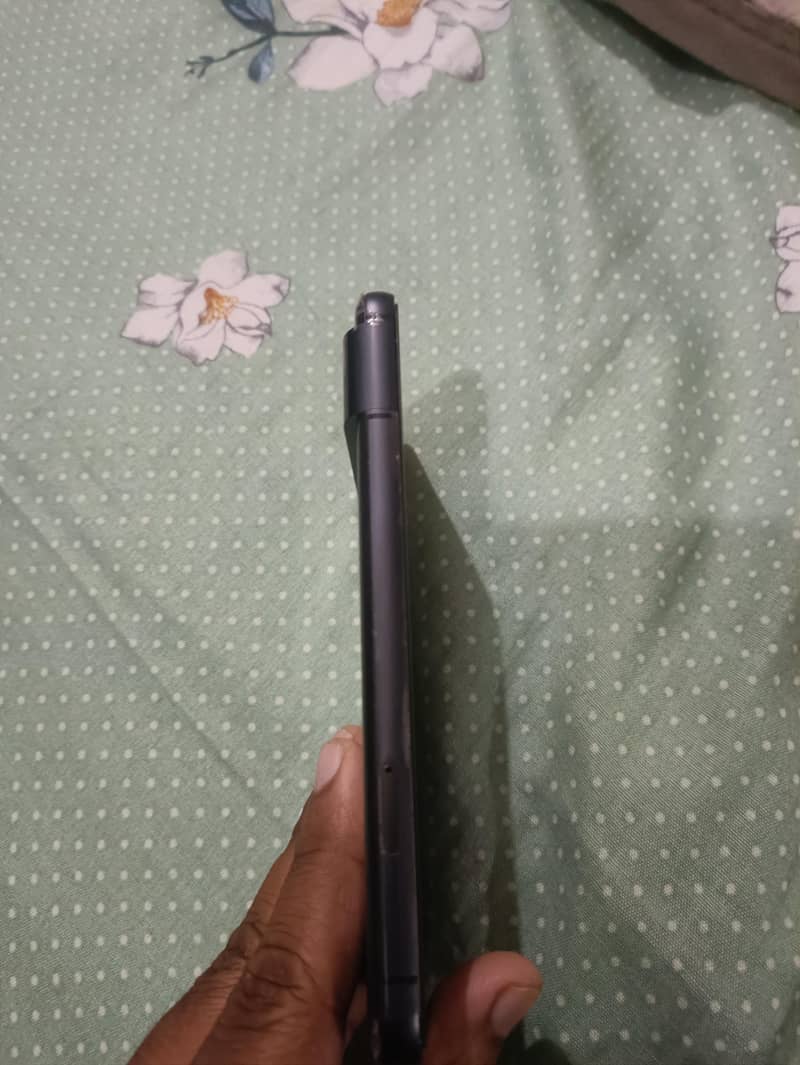 Google Pixel 8 4