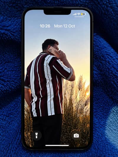 Apple iPhone 13