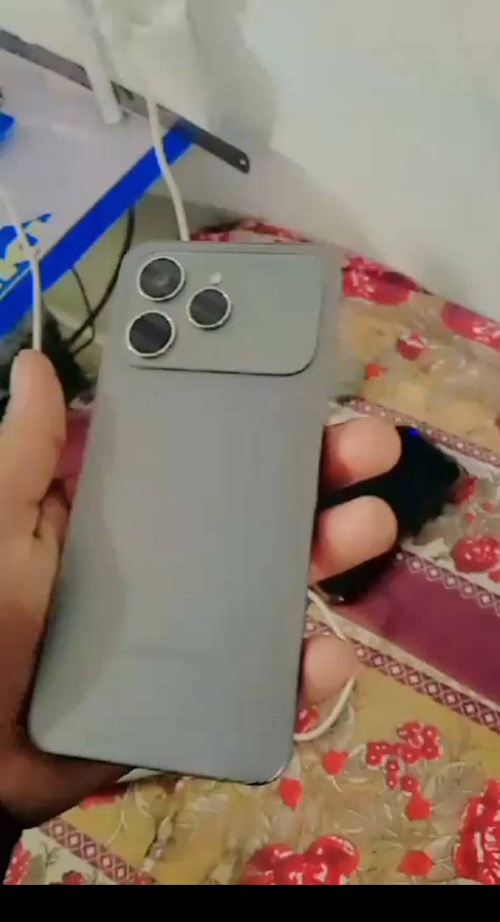 Tecno CAMON 40 Pro 2