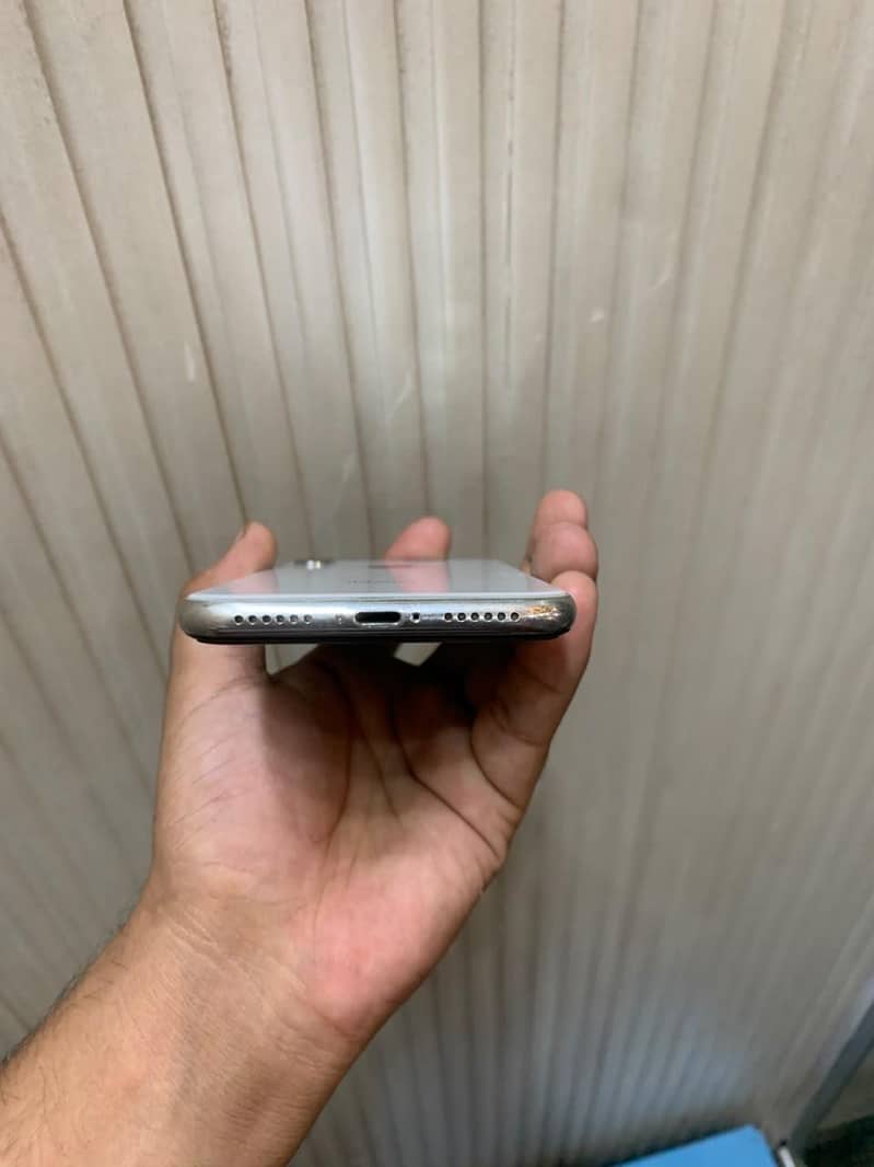 Apple iPhone X 3