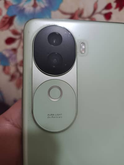 Vivo V40e