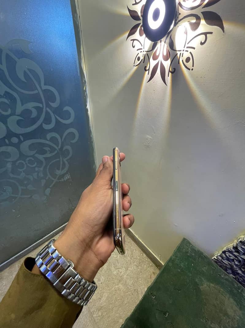 Apple iPhone 11 Pro 2