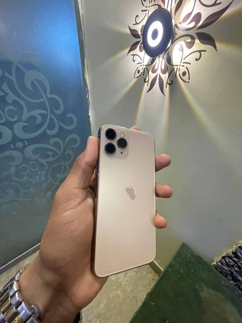 Apple iPhone 11 Pro 3