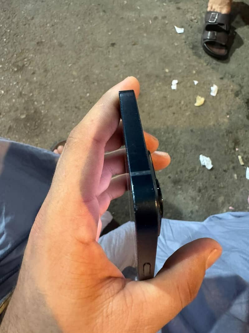 Apple iPhone 13 4