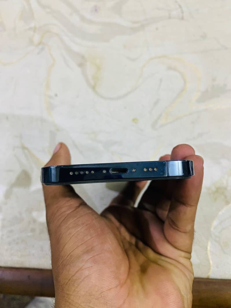 Apple iPhone 12 Pro 2