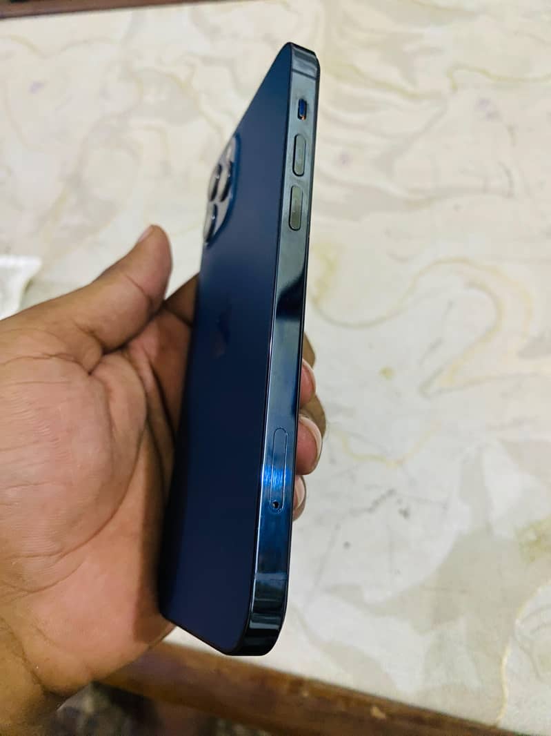 Apple iPhone 12 Pro 3