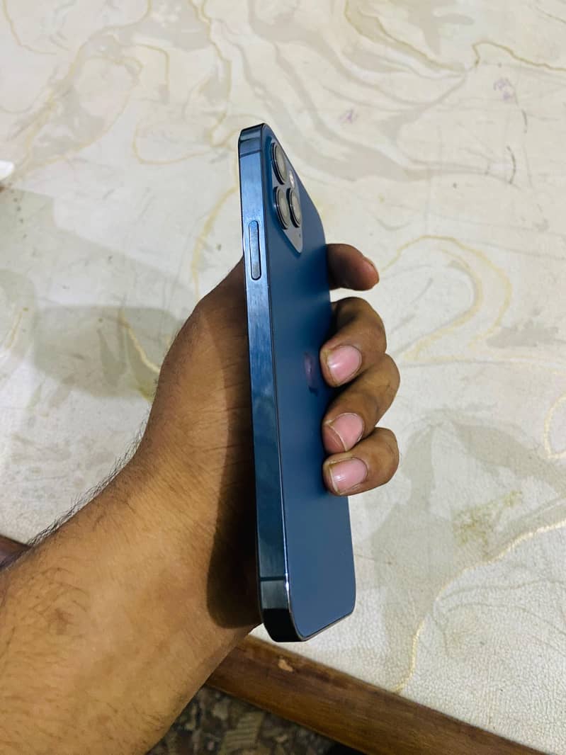 Apple iPhone 12 Pro 4