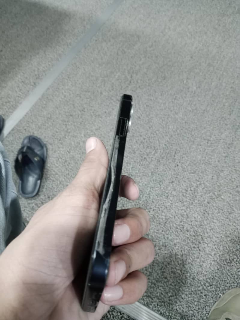 Apple iPhone 12 1