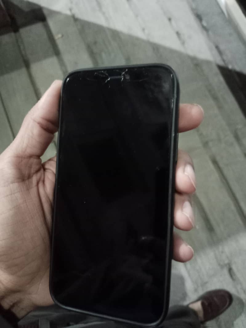 Apple iPhone 12 4