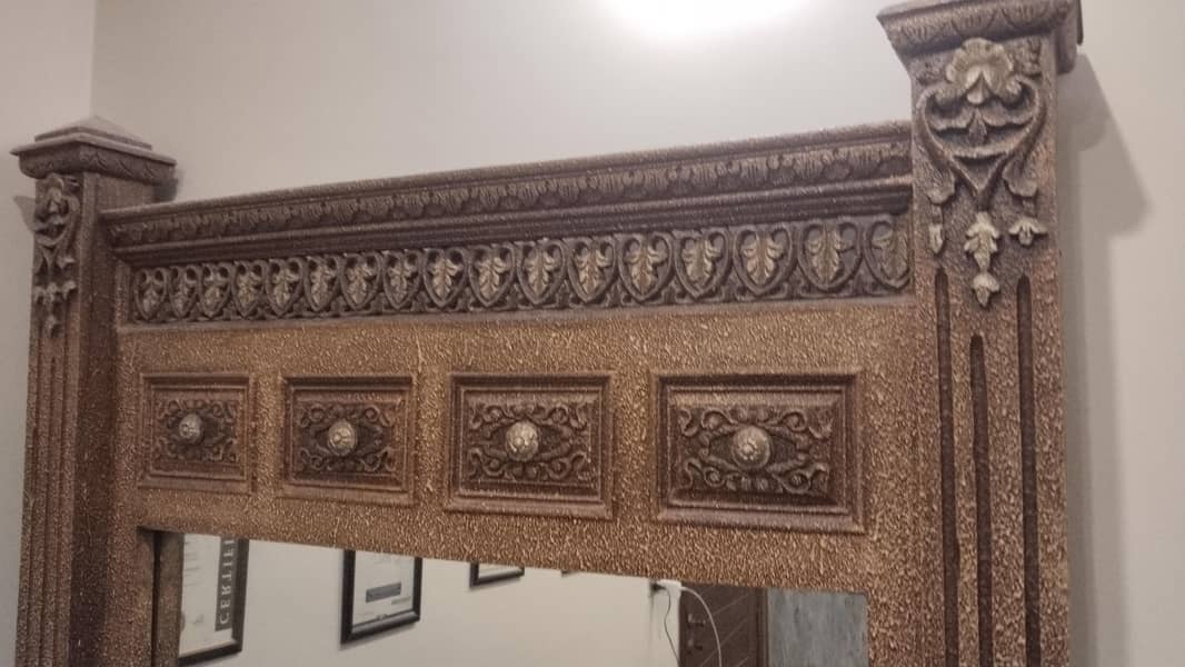 king bed, 2 side tables, dressing table. 6