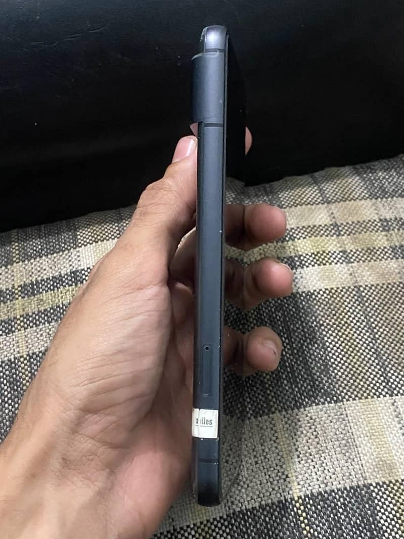 Google Pixel 8 4