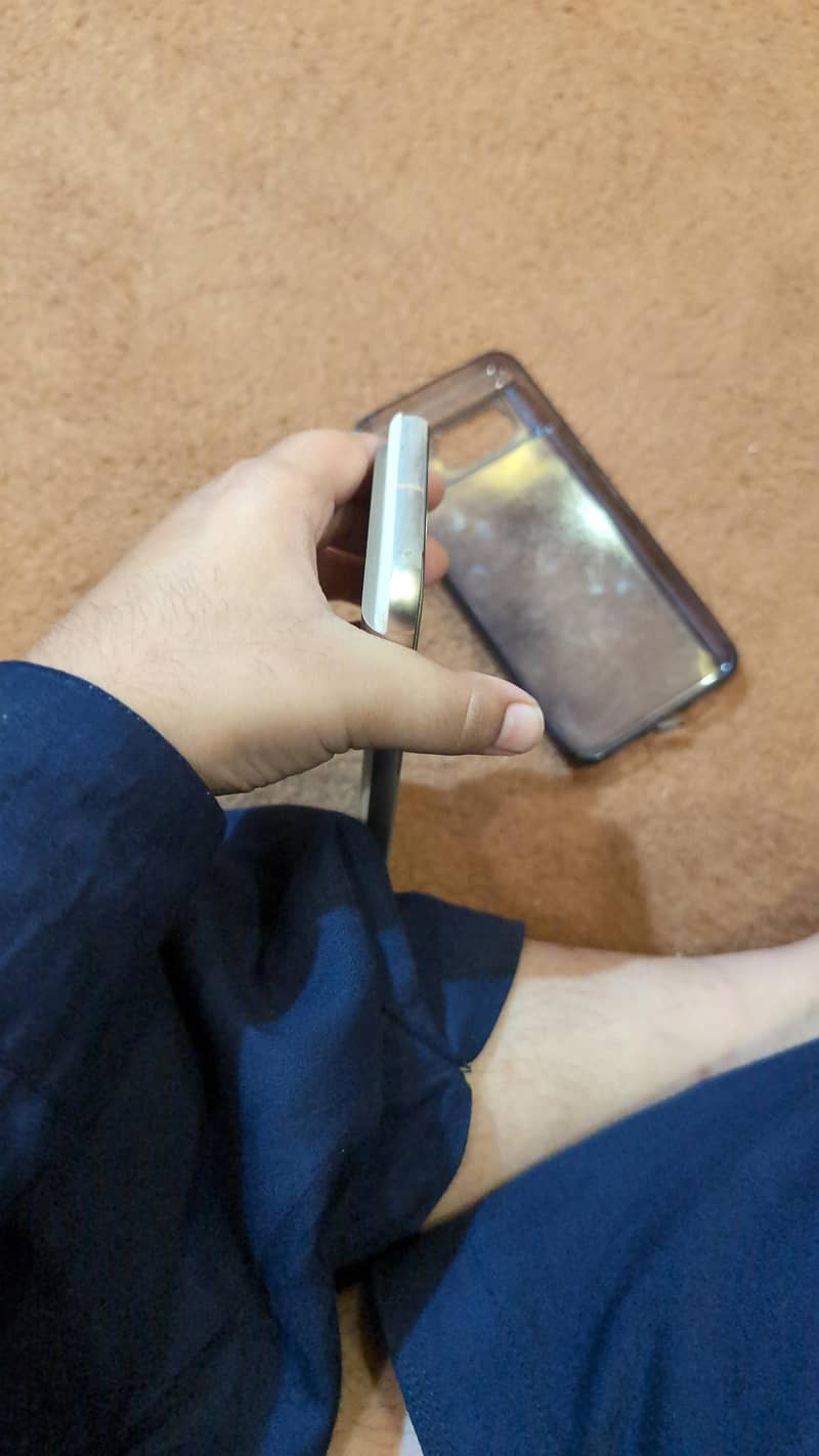Google Pixel 8 2
