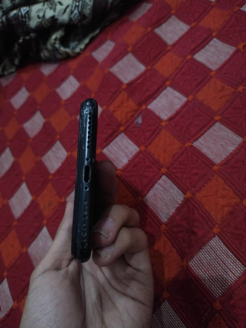 Apple iPhone 7 Plus 5