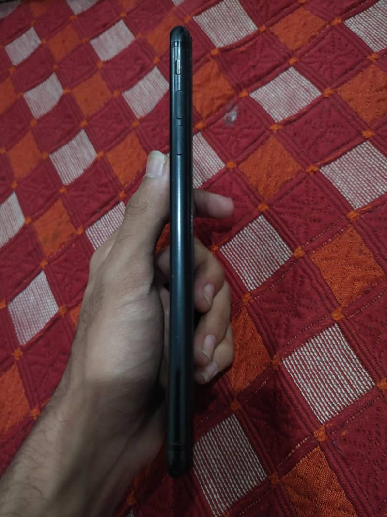 Apple iPhone 7 Plus 6