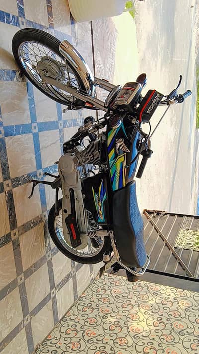 Honda 125 Black clr