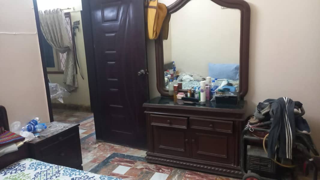 1 master Bed, 2 Dressing Table, Side Table 1