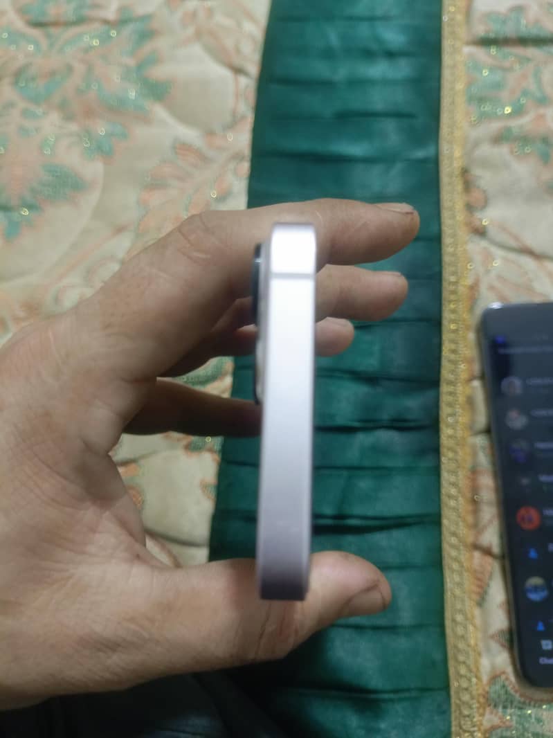 Apple iPhone 13 mini 3