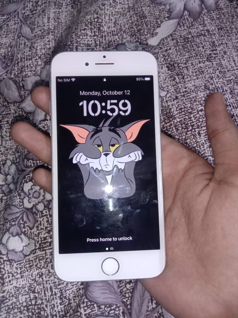 Apple iPhone 8 1
