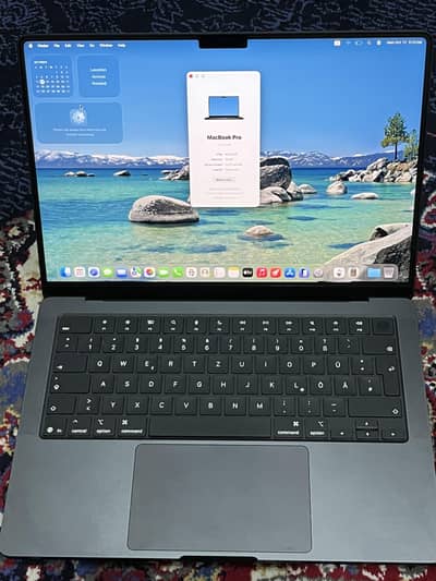 MacBook Pro M5 14"16/512 99%Health 34cycles space black
