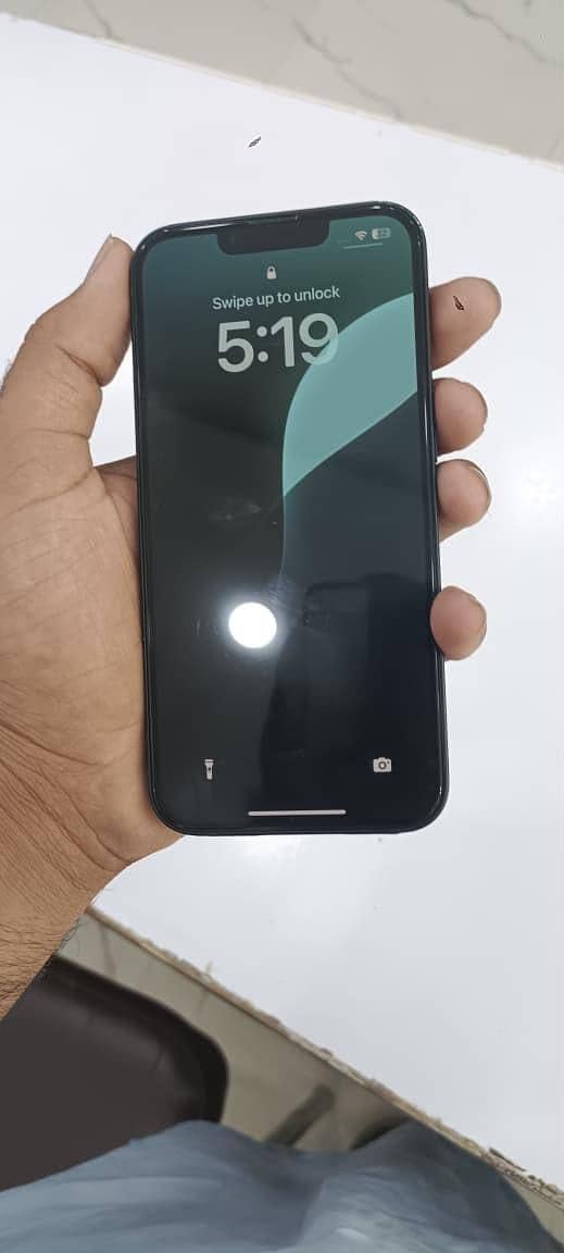 Apple iPhone 13 1