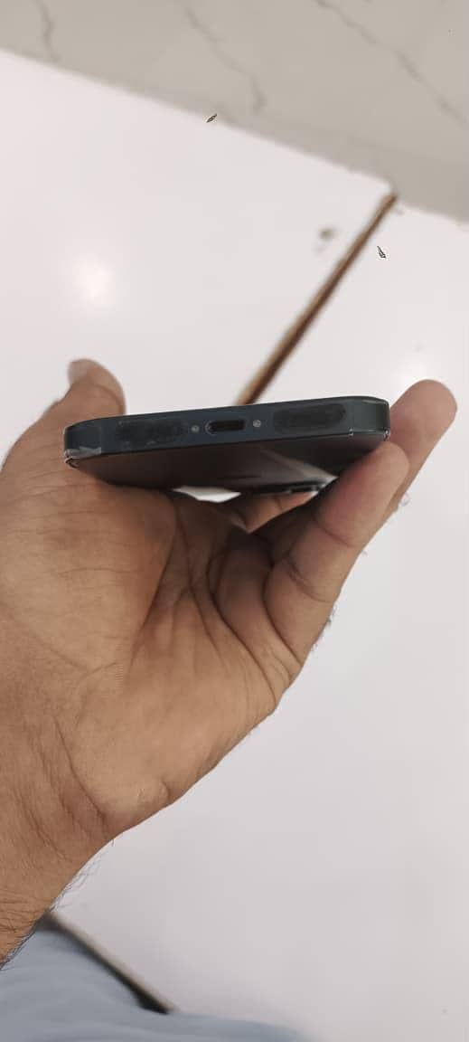 Apple iPhone 13 3