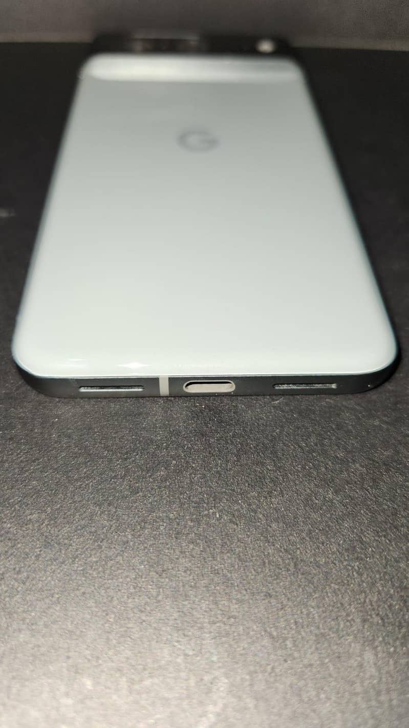 Google Pixel 8 official 4