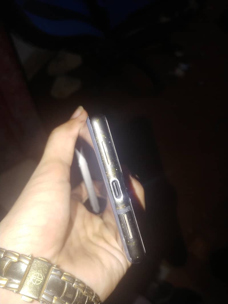 Google Pixel 6 4