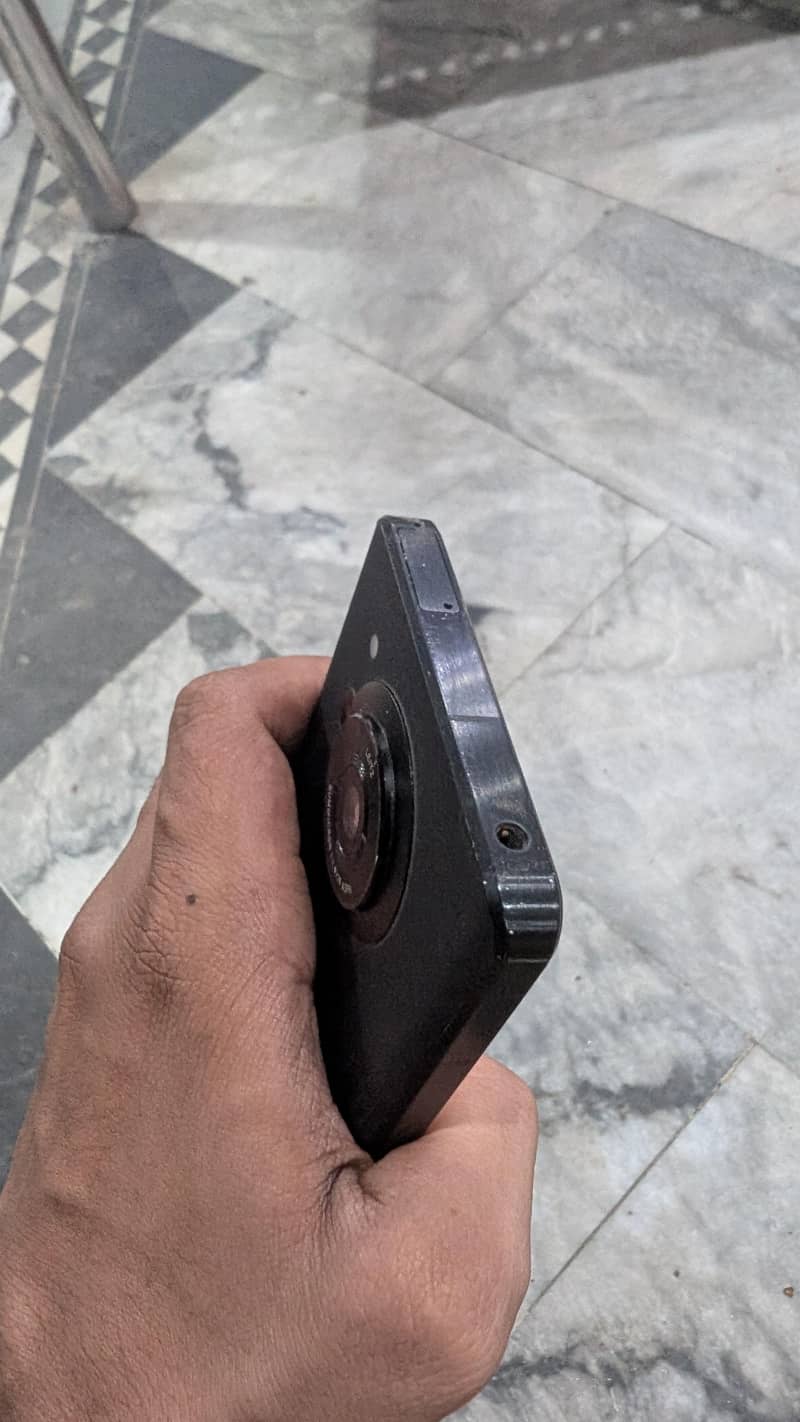 Sharp Aquos R7 3