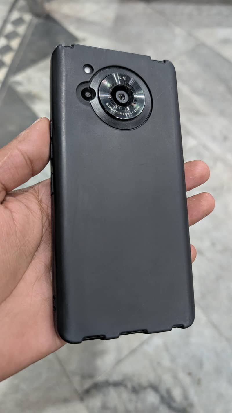 Sharp Aquos R7 4