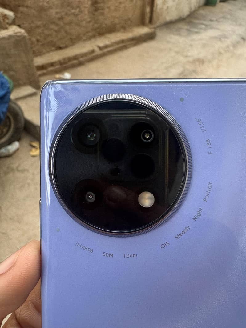 Tecno CAMON 30S 1