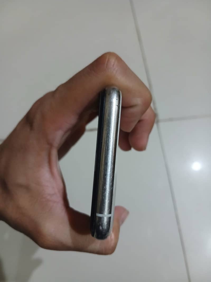 Apple iPhone 11 Pro 1