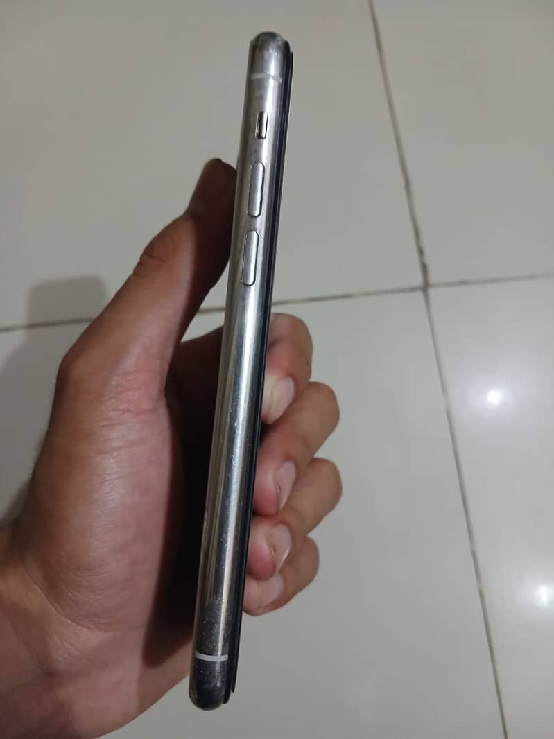 Apple iPhone 11 Pro 3
