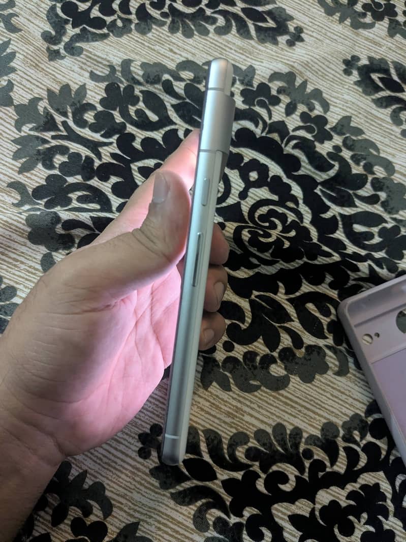 Google Pixel 7 3