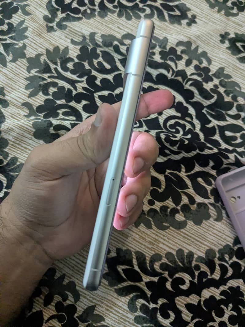 Google Pixel 7 4